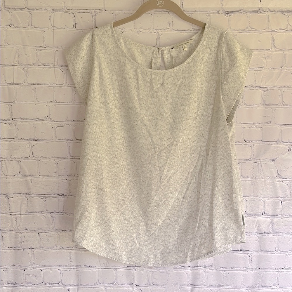 Calvin Klein Women's White Gray Lightweight Top Size Medium‎